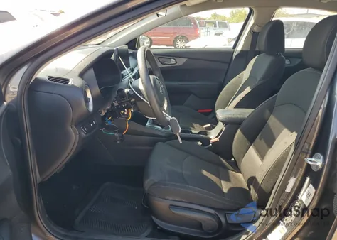 2021 Kia Forte Fe z USA, uszkodzony, nr VIN 3KPF24AD9ME329970